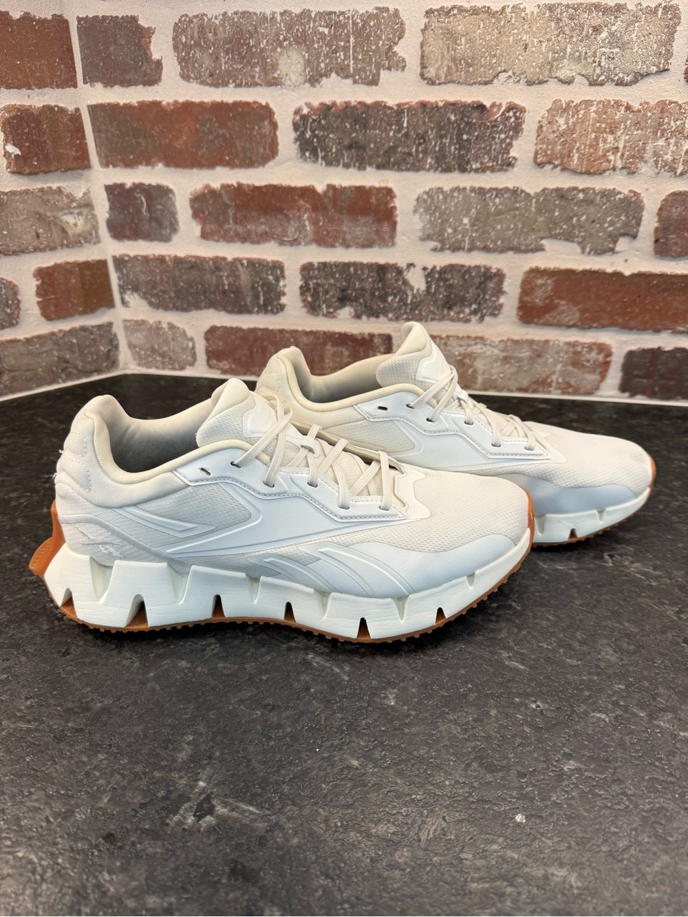 NWOT Reebok Zig Dynamica 4 Running Shoes - Chalk/Gum - Women's Size 9
